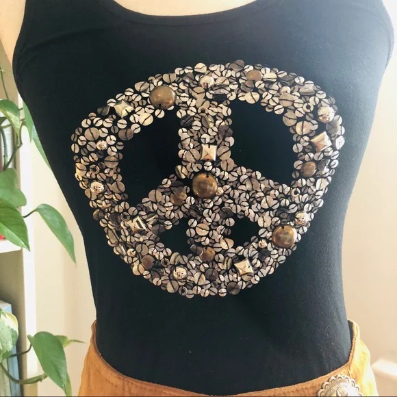 Peace Sign Embellished Tank Top - Picture 5 of 7